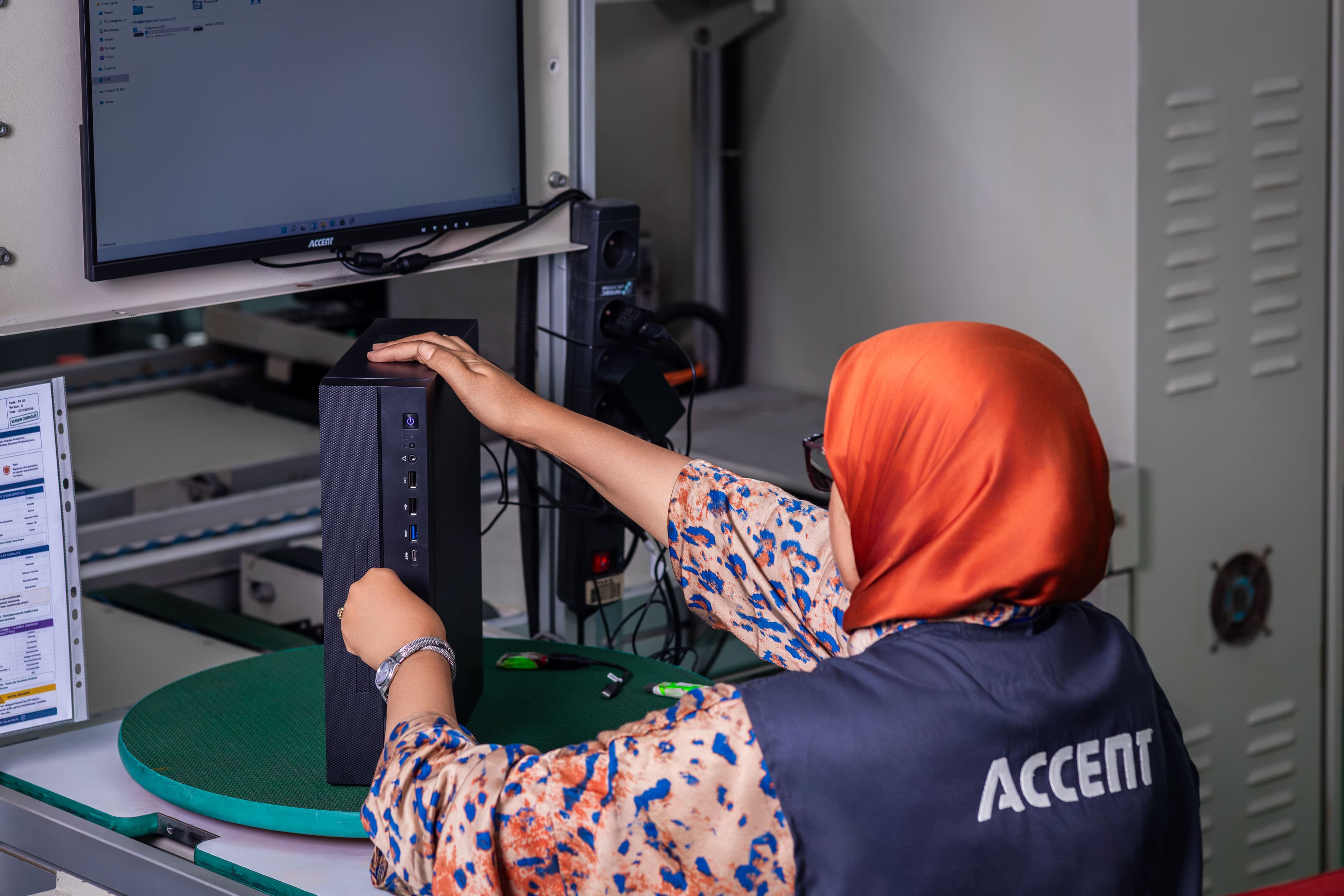 Poste de contrôle qualité ACCENT sur la ligne d'assemblage de Mohammedia