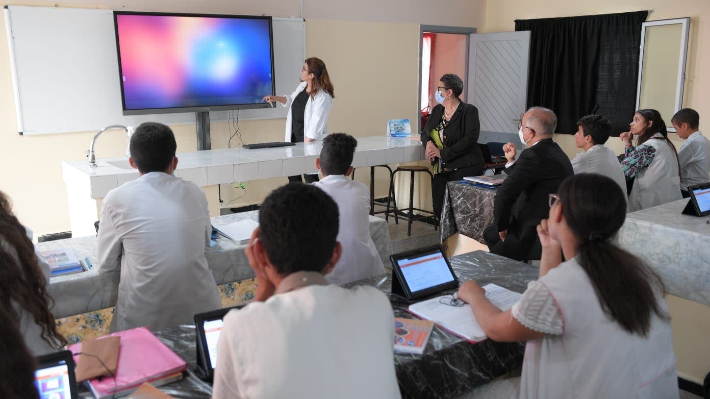 SNA · SOLUTIONS NUMÉRIQUES POUR L'ENSEIGNEMENT